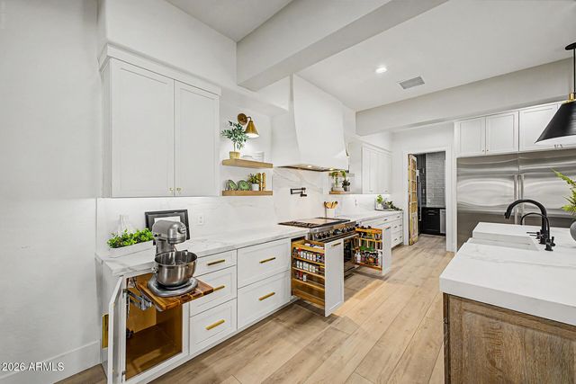 2855 E WARBLER Road, Gilbert, AZ 85297