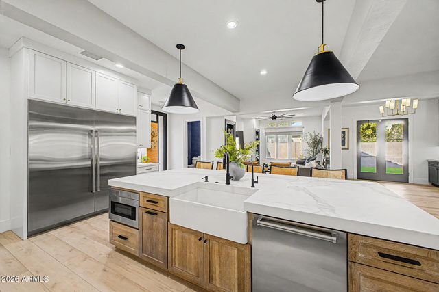 2855 E WARBLER Road, Gilbert, AZ 85297