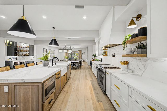 2855 E WARBLER Road, Gilbert, AZ 85297