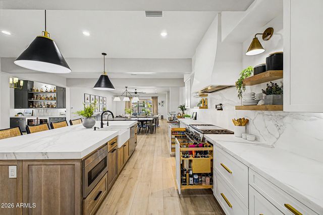 2855 E WARBLER Road, Gilbert, AZ 85297