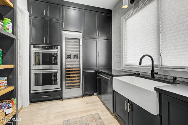 2855 E WARBLER Road, Gilbert, AZ 85297