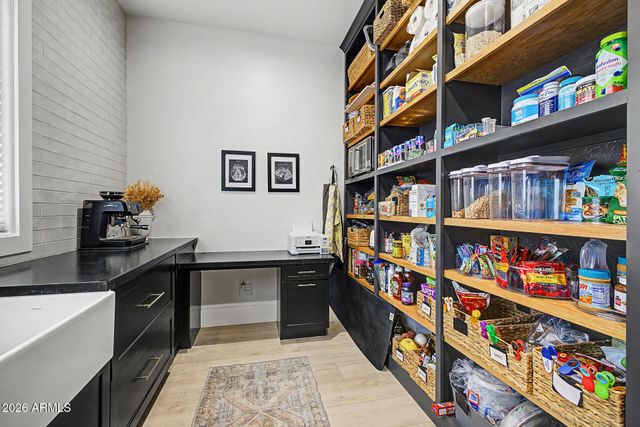 2855 E WARBLER Road, Gilbert, AZ 85297