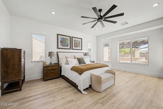 2855 E WARBLER Road, Gilbert, AZ 85297