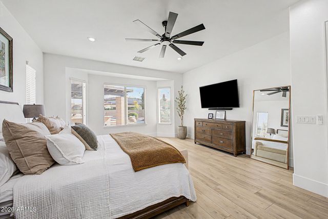 2855 E WARBLER Road, Gilbert, AZ 85297