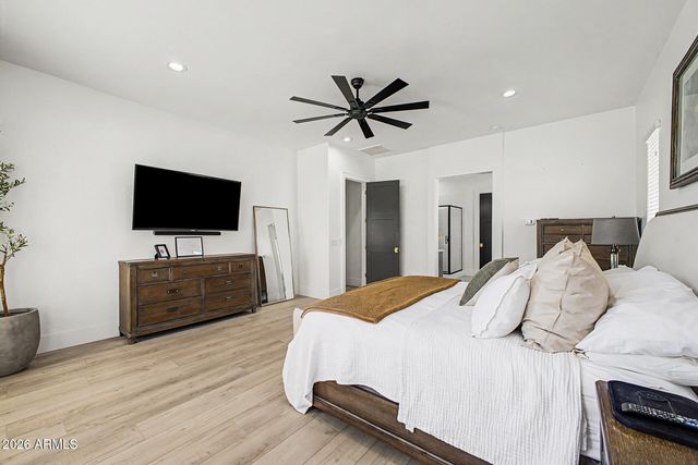 2855 E WARBLER Road, Gilbert, AZ 85297