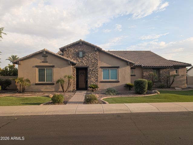 2855 E WARBLER Road, Gilbert, AZ 85297