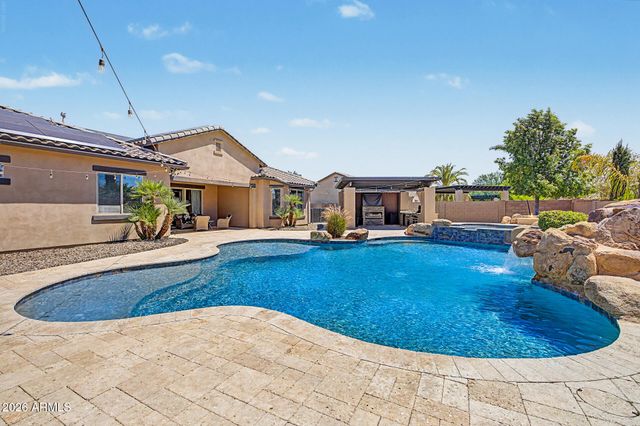 2855 E WARBLER Road, Gilbert, AZ 85297