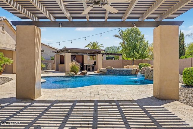 2855 E WARBLER Road, Gilbert, AZ 85297