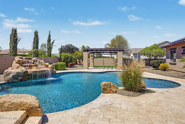 2855 E WARBLER Road, Gilbert, AZ 85297