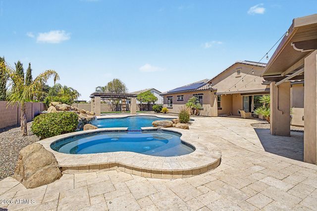 2855 E WARBLER Road, Gilbert, AZ 85297