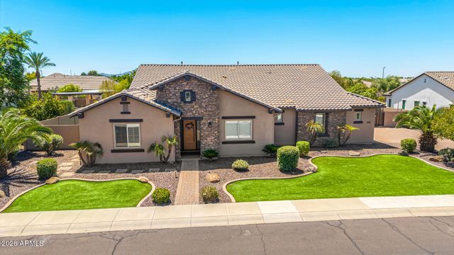 2855 E WARBLER Road, Gilbert, AZ 85297