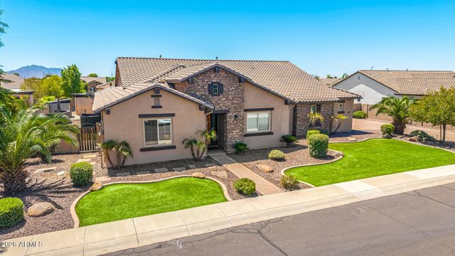 2855 E WARBLER Road, Gilbert, AZ 85297