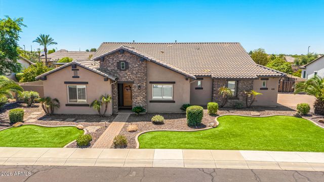 2855 E WARBLER Road, Gilbert, AZ 85297