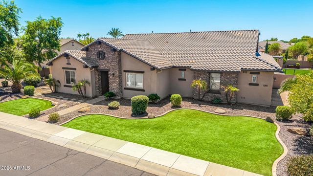 2855 E WARBLER Road, Gilbert, AZ 85297