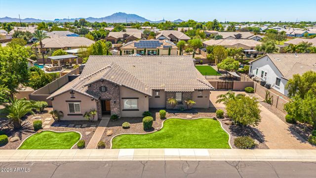 2855 E WARBLER Road, Gilbert, AZ 85297