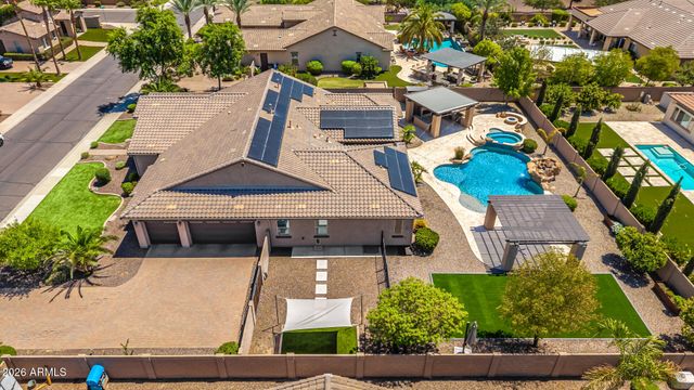 2855 E WARBLER Road, Gilbert, AZ 85297