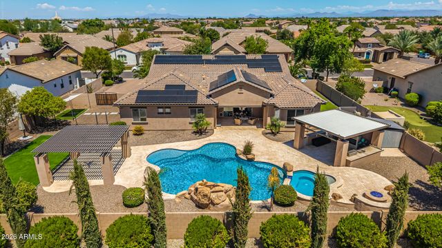 2855 E WARBLER Road, Gilbert, AZ 85297