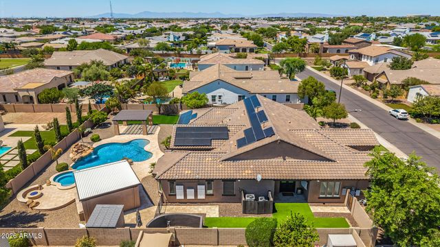 2855 E WARBLER Road, Gilbert, AZ 85297