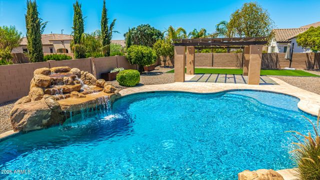 2855 E WARBLER Road, Gilbert, AZ 85297