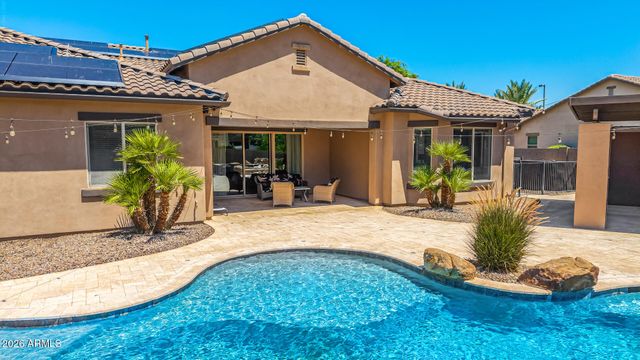 2855 E WARBLER Road, Gilbert, AZ 85297