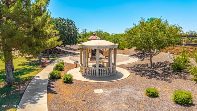 2855 E WARBLER Road, Gilbert, AZ 85297