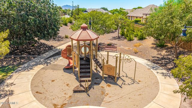 2855 E WARBLER Road, Gilbert, AZ 85297