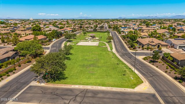 2855 E WARBLER Road, Gilbert, AZ 85297