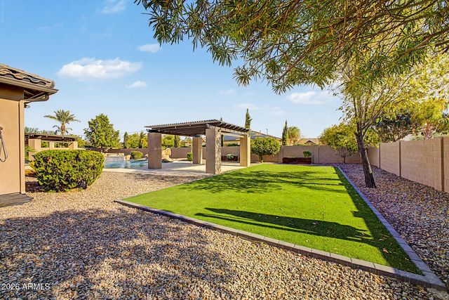 2855 E WARBLER Road, Gilbert, AZ 85297