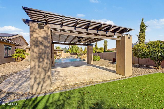 2855 E WARBLER Road, Gilbert, AZ 85297