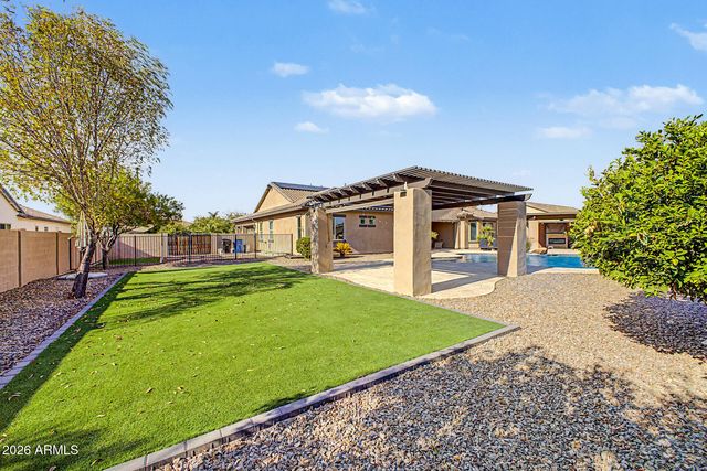 2855 E WARBLER Road, Gilbert, AZ 85297