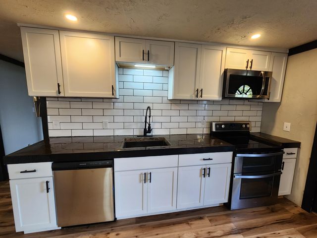 23 W Anderson Street, Aurora, MO 65605