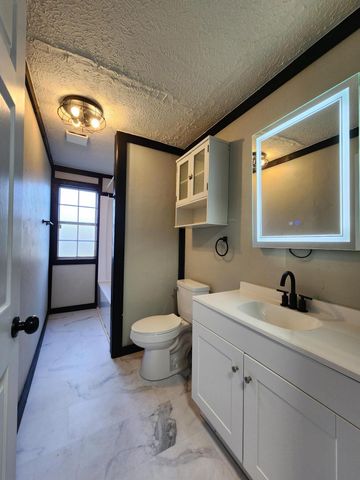 23 W Anderson Street, Aurora, MO 65605