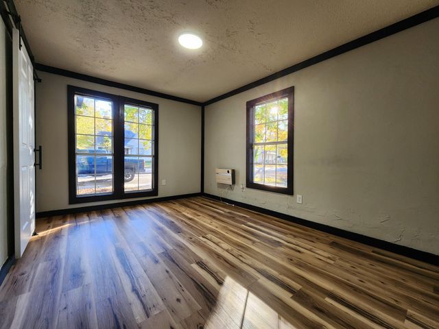 23 W Anderson Street, Aurora, MO 65605