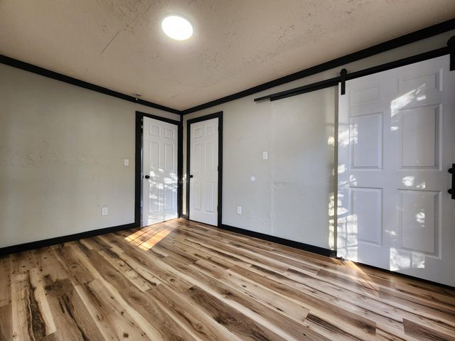 23 W Anderson Street, Aurora, MO 65605