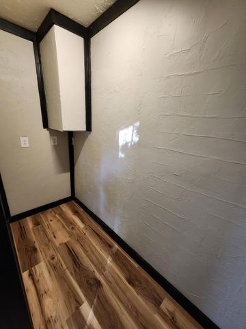 23 W Anderson Street, Aurora, MO 65605