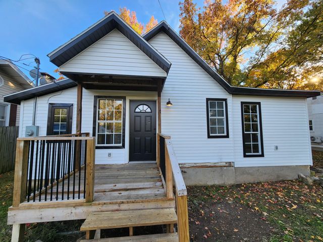 23 W Anderson Street, Aurora, MO 65605