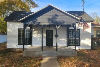 23 W Anderson Street, Aurora, MO 65605