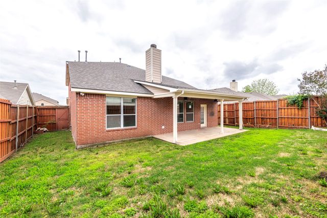 302 Highland Glen Drive, Wylie, TX 75098