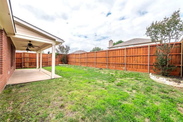 302 Highland Glen Drive, Wylie, TX 75098