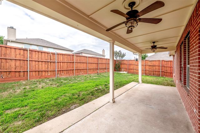 302 Highland Glen Drive, Wylie, TX 75098