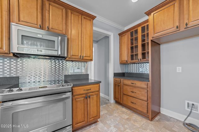 811 Bayhill Court, Greenville, NC 27858