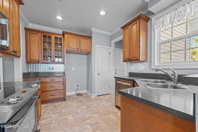 811 Bayhill Court, Greenville, NC 27858