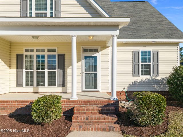 811 Bayhill Court, Greenville, NC 27858