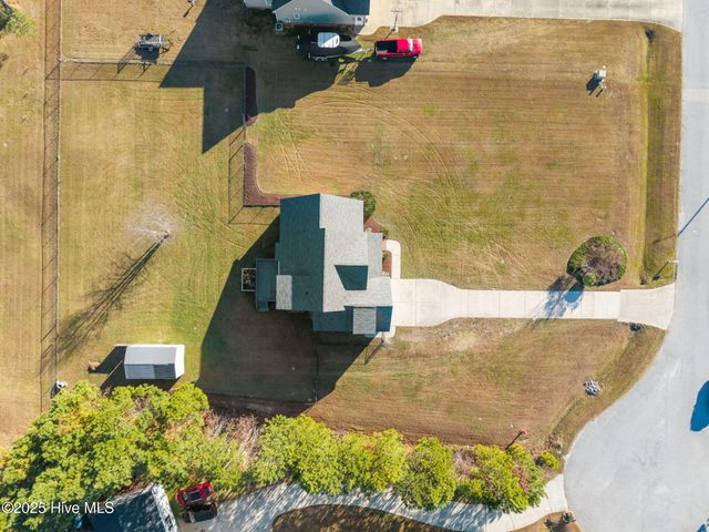 811 Bayhill Court, Greenville, NC 27858