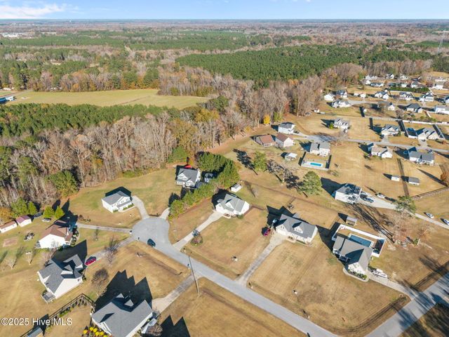 811 Bayhill Court, Greenville, NC 27858