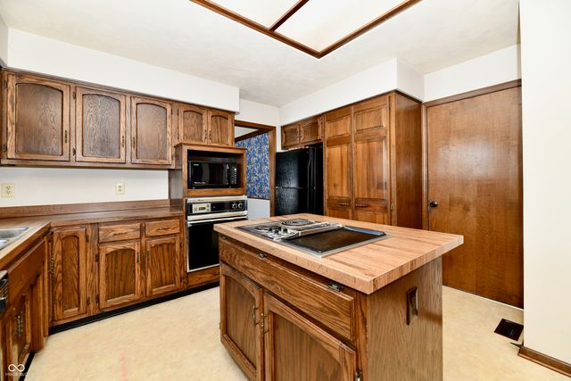 579 Ridge Road, Greenwood, IN 46142