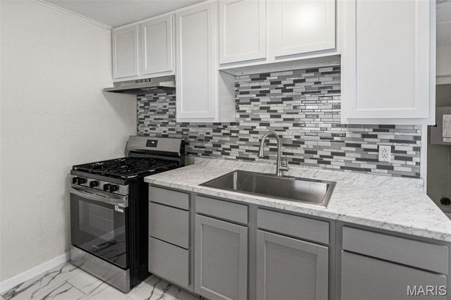 1104 BEL AIRE Drive, Belleville, IL 62220