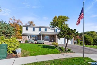 35 Coppola Court, Clifton, NJ 07013