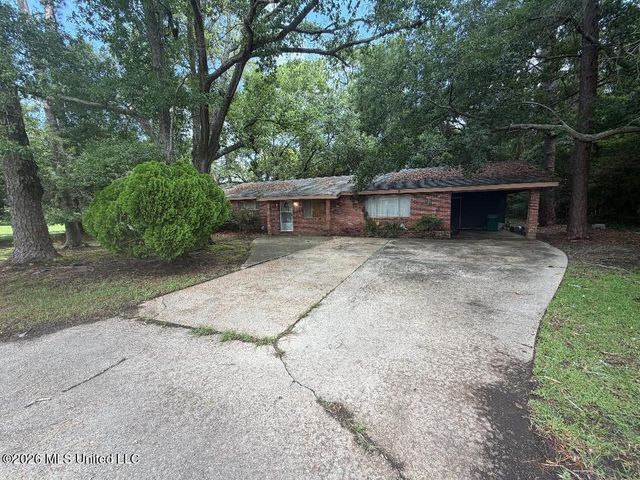5825 Gregory Street, Moss Point, MS 39563