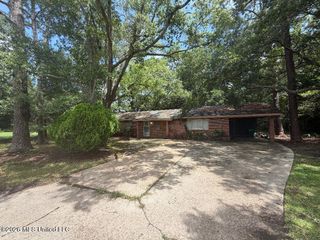5825 Gregory Street, Moss Point, MS 39563